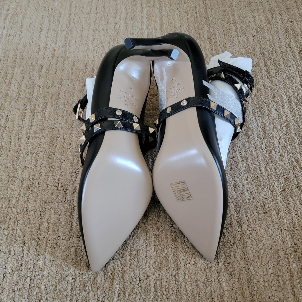 Valentino Garavani Rockstud Studwrap Heel Pumps in Black, Size 38 - Picture 5 of 11